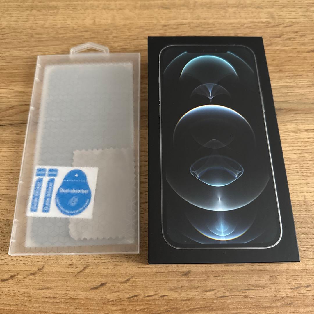 iPhone 12 Pro Max シルバー 256GB ケース、フィルム付き