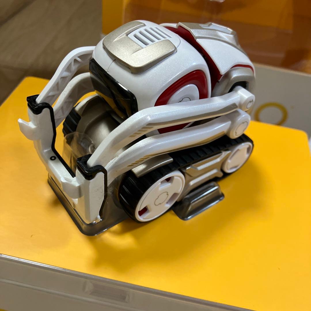 Cozmo プログラミングロボット