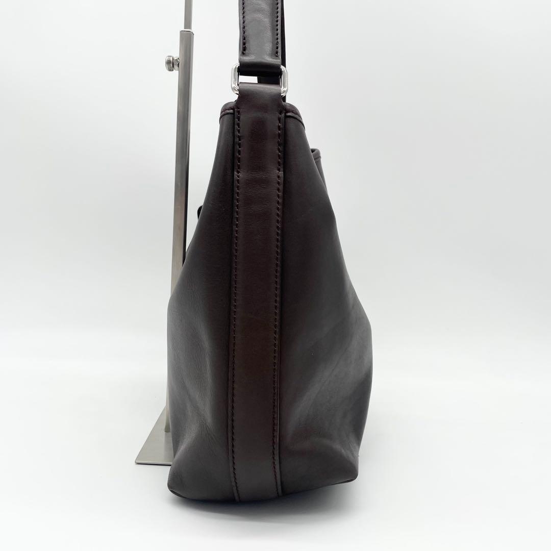 美品　HIROFU ワンショルダーバッグ　レザー　ブラウン　チャーム付