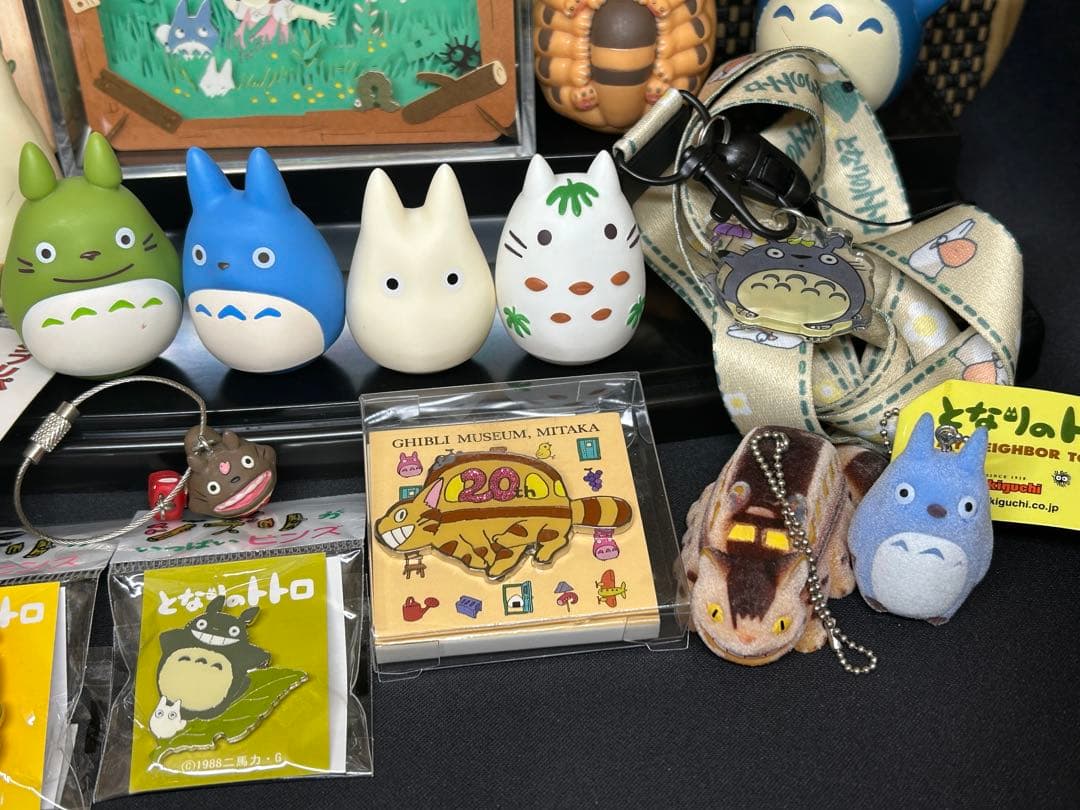 ジブリ　スタジオジブリ　となりのトトロ　おきあがりこぼし　ピンバッジ　ぬいぐるみ