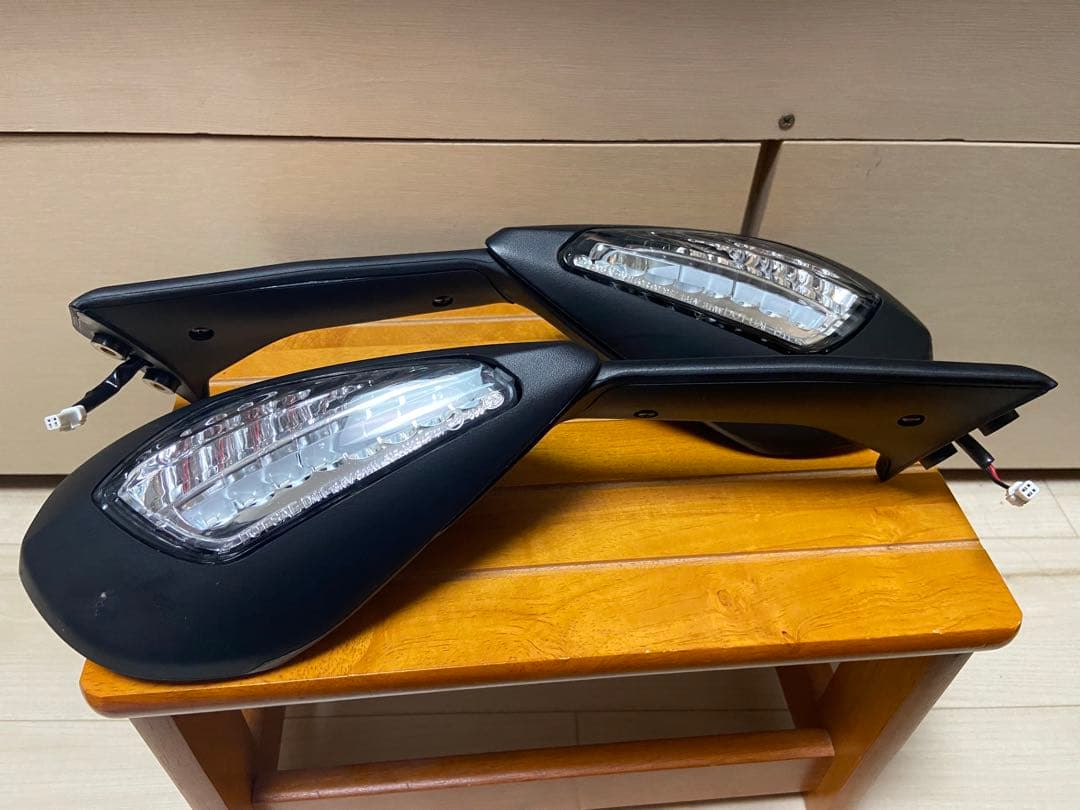 ワンタッチ　パニガーレV4純正ミラー