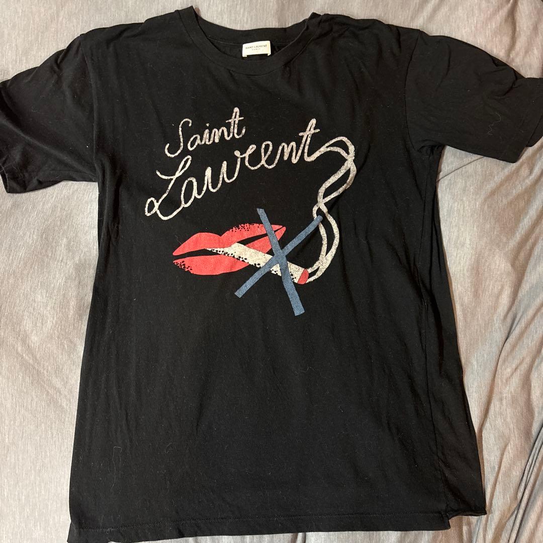 Saint Laurent スモーキングリップ ブラック Tシャツ