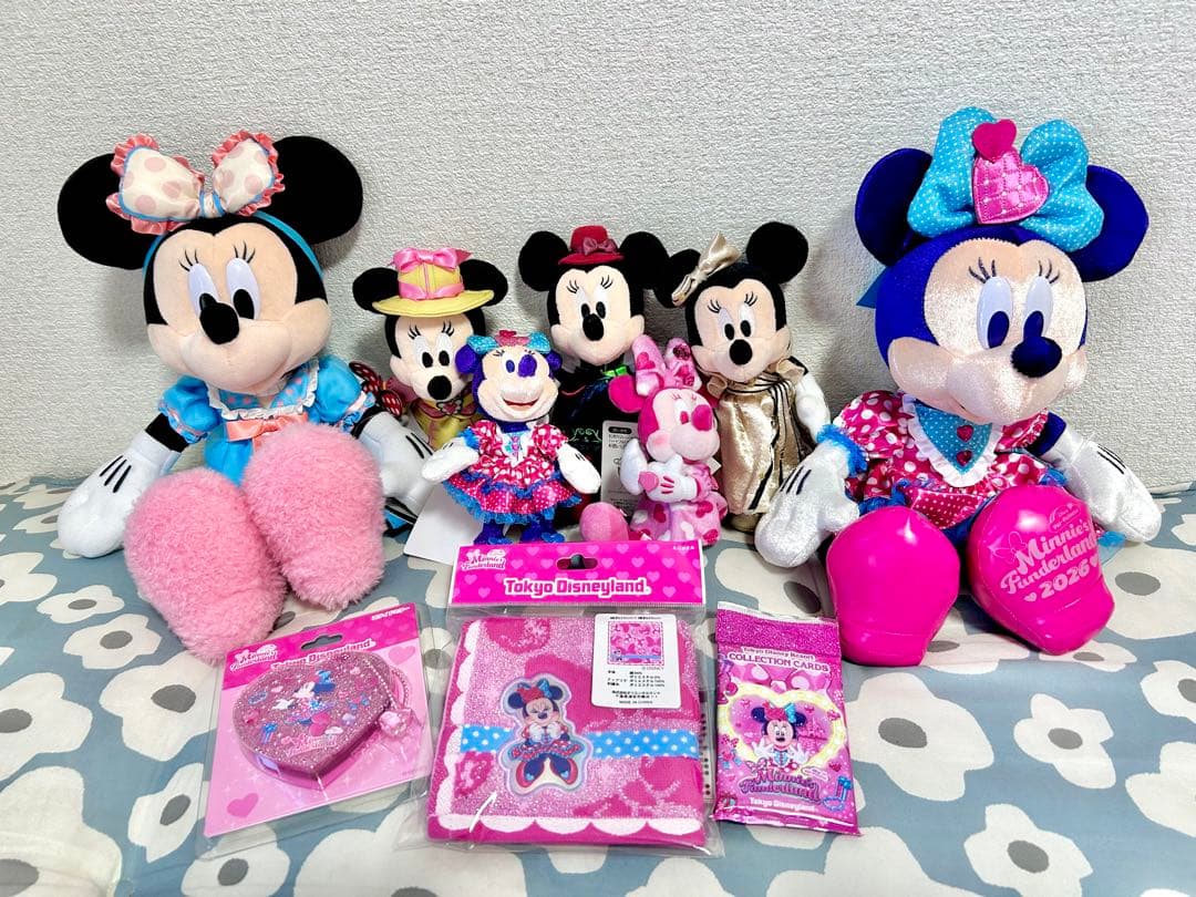 【美品】ディズニー パルパルーザ　ミニー　ぬいぐるみバッチ　ぬいぐるみ　10点