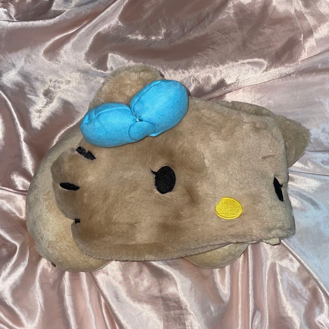 【即日発送】新品 日焼けキティ ネックピロー‬ 海外旅行 トラベル 日本未発売