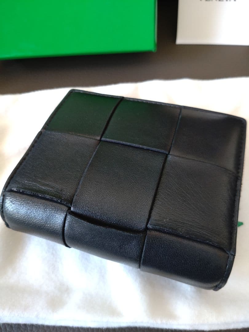 ボッテガヴェネタ スモール カセット 二つ折りファスナー