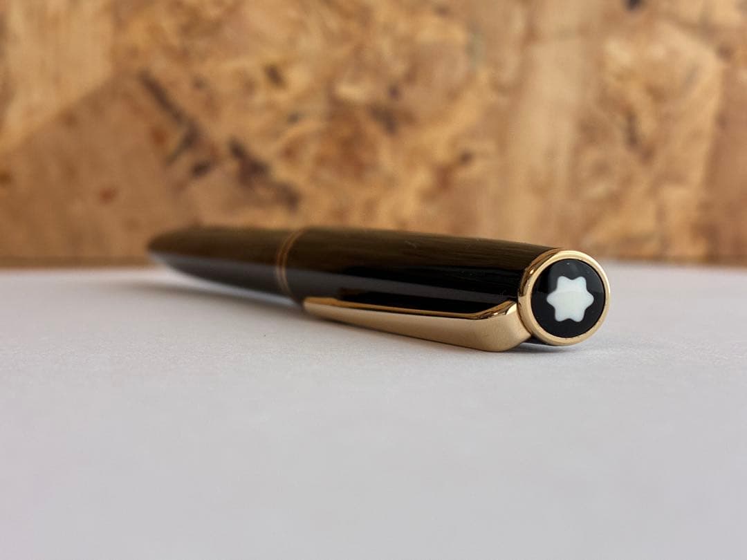 Montblancモンブランクラシックボールペン（ブラック）