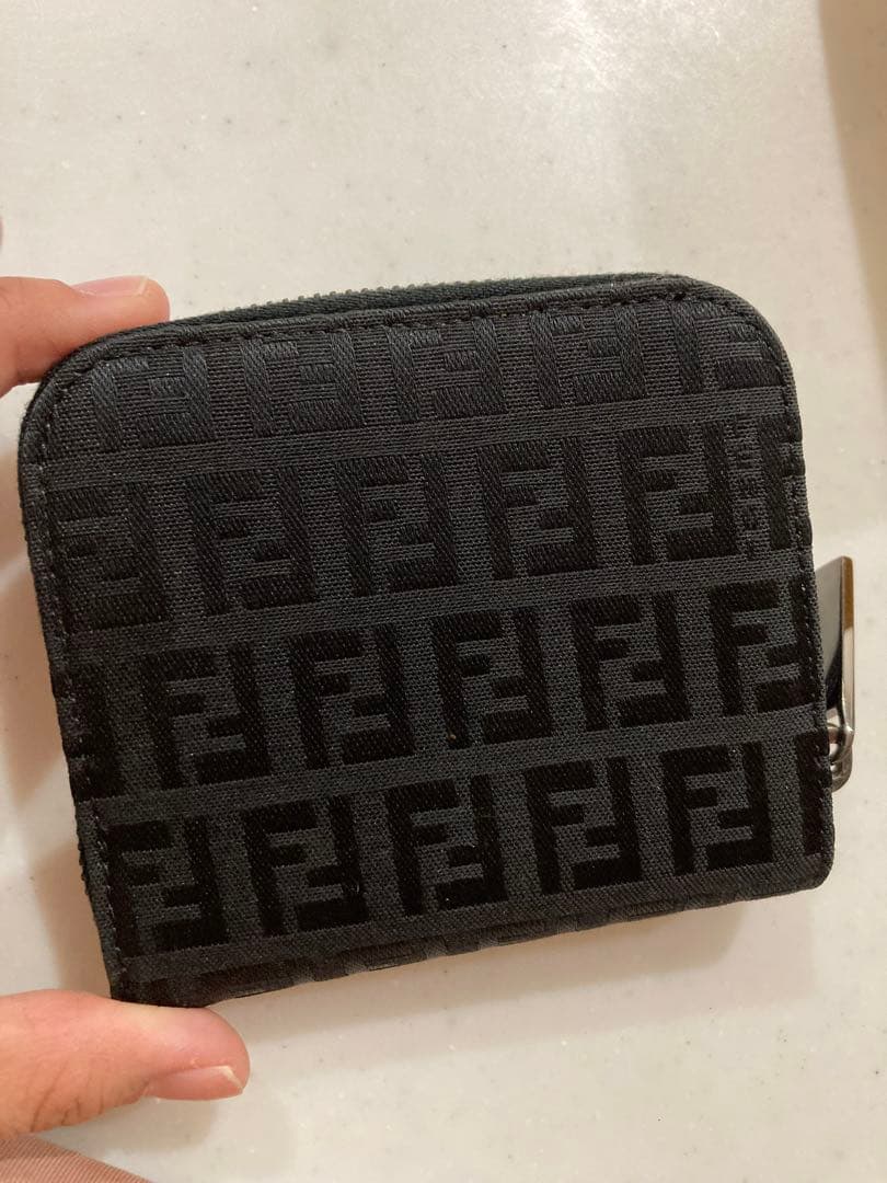 Fendi ブラック モノグラム 二つ折り財布