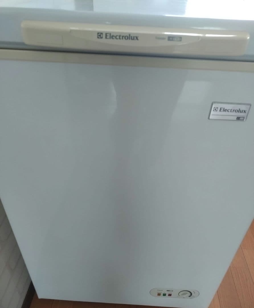 Electrolux ECB 105 冷凍庫 105L ストッカー 上開き