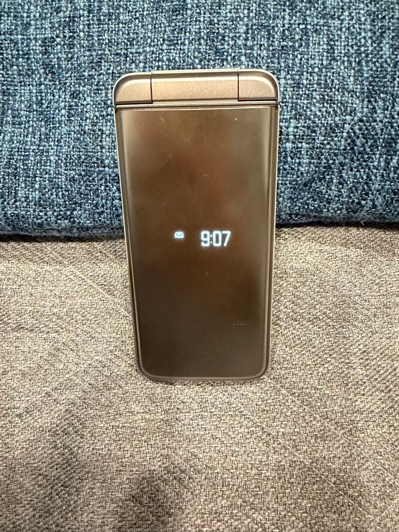 NP902KC DIGNO シルバー 折りたたみ式携帯電話本体 初期化済み