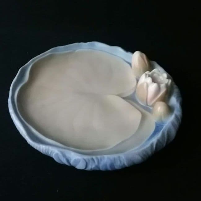 逸品　蓮の花プレート　B&G　ビング オー グレンダール　デンマーク　釉裏彩