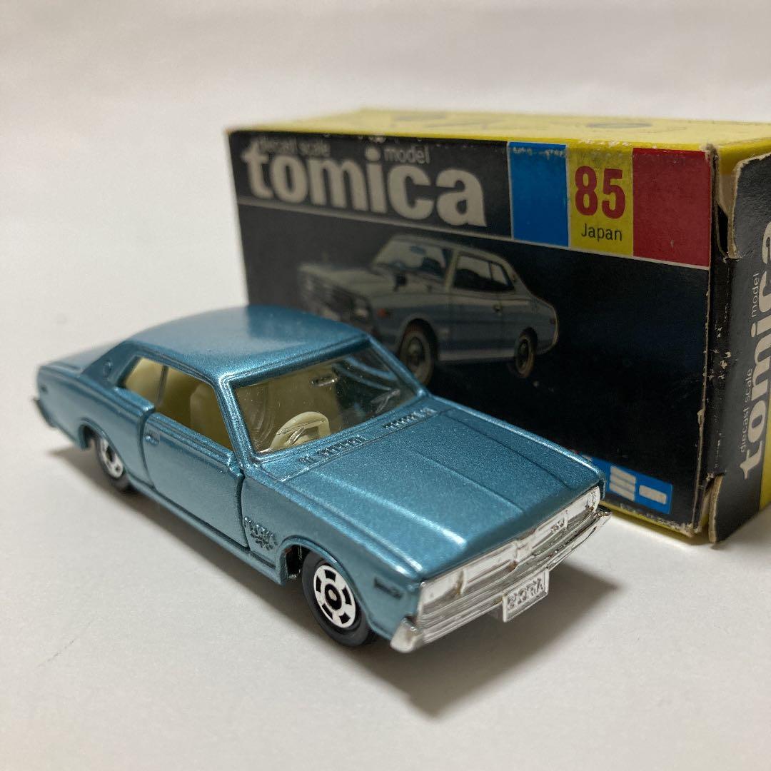 トミカ　日産グロリア2000 GXです。