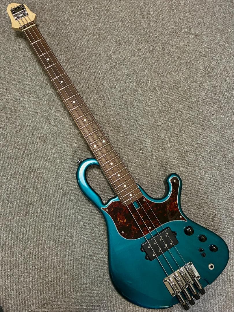 saitias guitars Lorentz 4 Std　軽量ヘッドレスベース