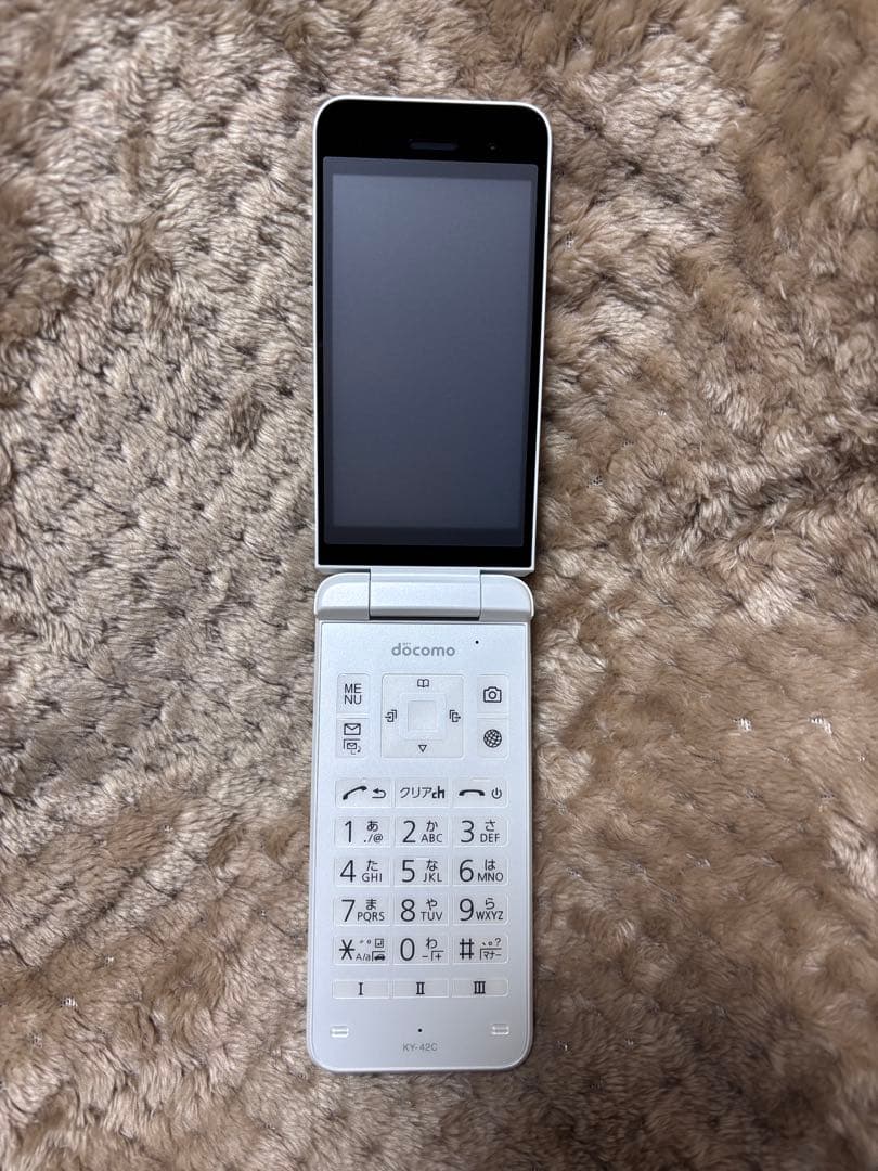 docomo DIGNO KY-42C ホワイト 本体　新品未使用