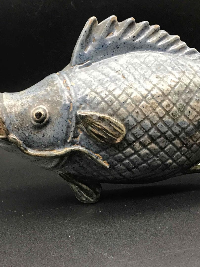 中国骨董　清時代　石湾窯藍釉　魚　置物　旧家蔵出し(C-11)