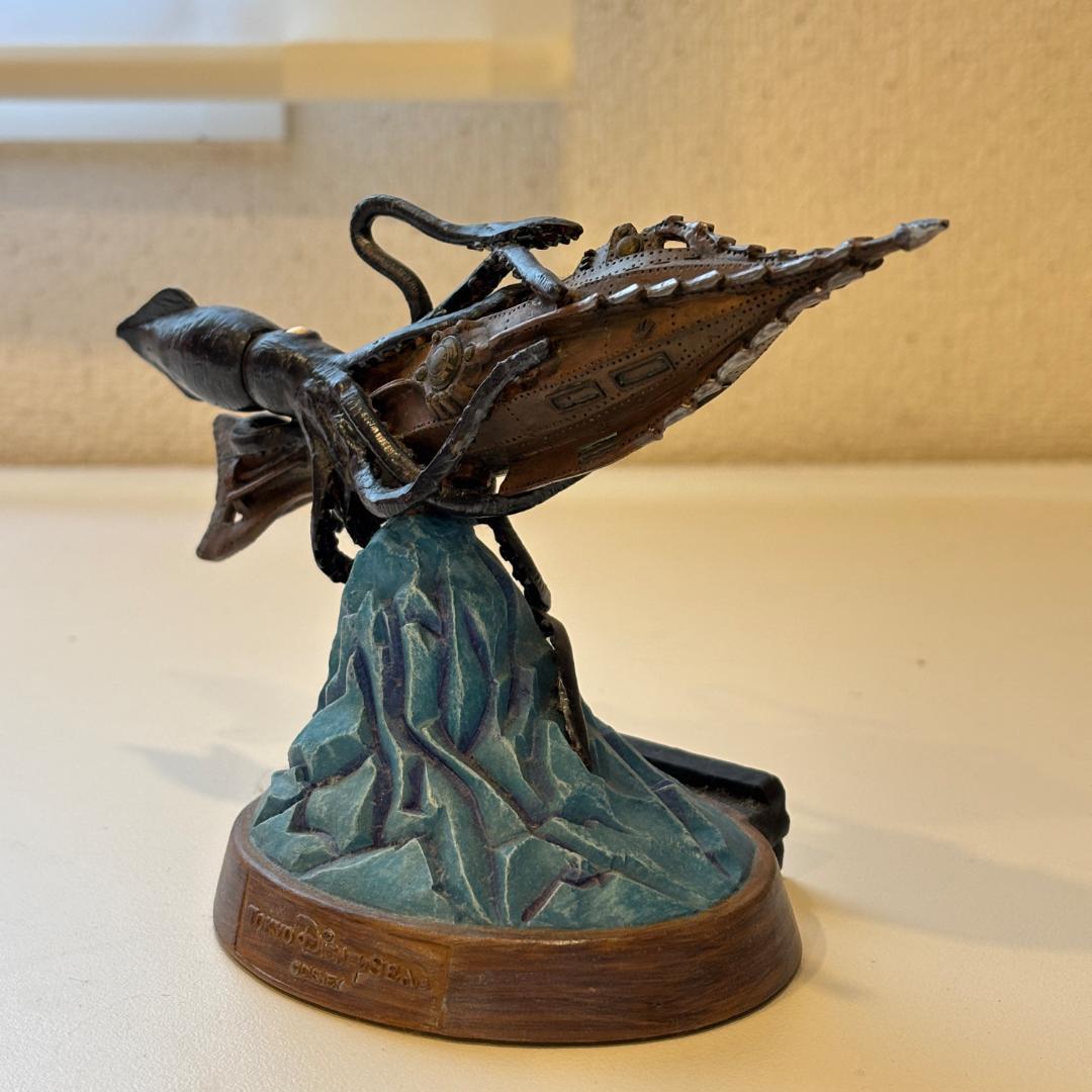 東京ディズニーシー フィギュア 海底2万マイル ノーチラス号と巨大イカ