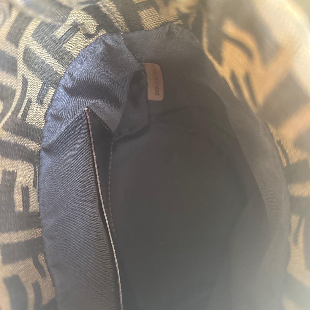 Fendi ロゴパターン ショルダーバッグ