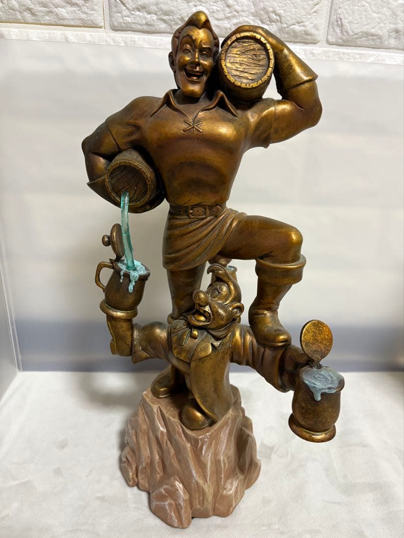 ミ*ク様 美女と野獣 ガストン＆ル・フウ フィギュア 銅像 訳あり