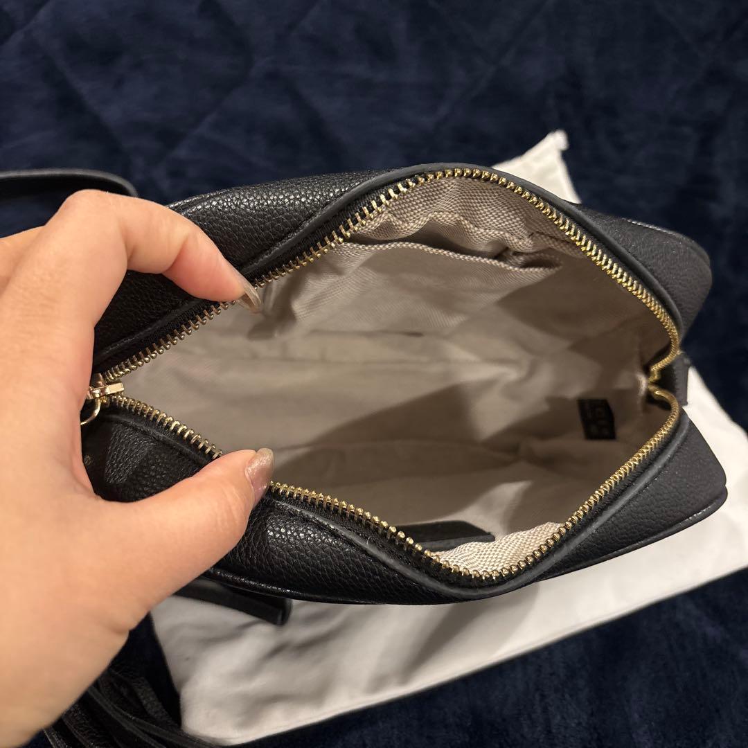 GUCCI ブラック ショルダーバッグ フリンジ付き