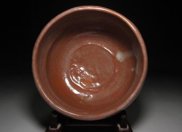 楽吉左衛門六代 左入 赤茶碗／楽吉左衛門九代 了入 書付在り／共箱 仕覆付き