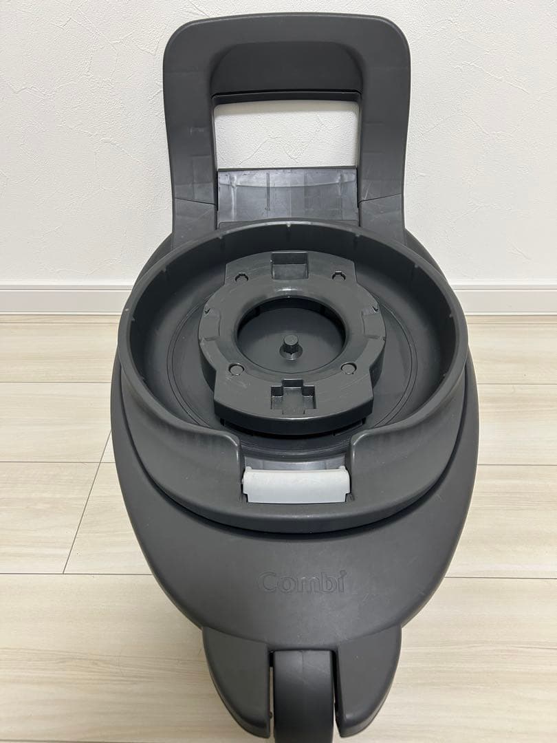 コンビTHE S Air エッグショック　チャイルドシート