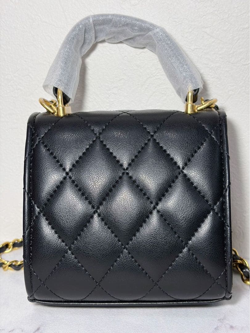シャネル ブラック ミニバッグ チェーンショルダー　ノベルティ新品　初期汚れあり
