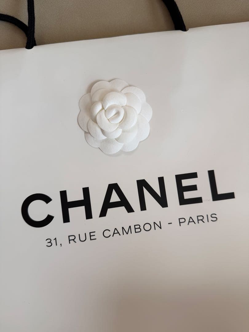 【CHANEL】フランス本店限定のショッパーとバッグの箱