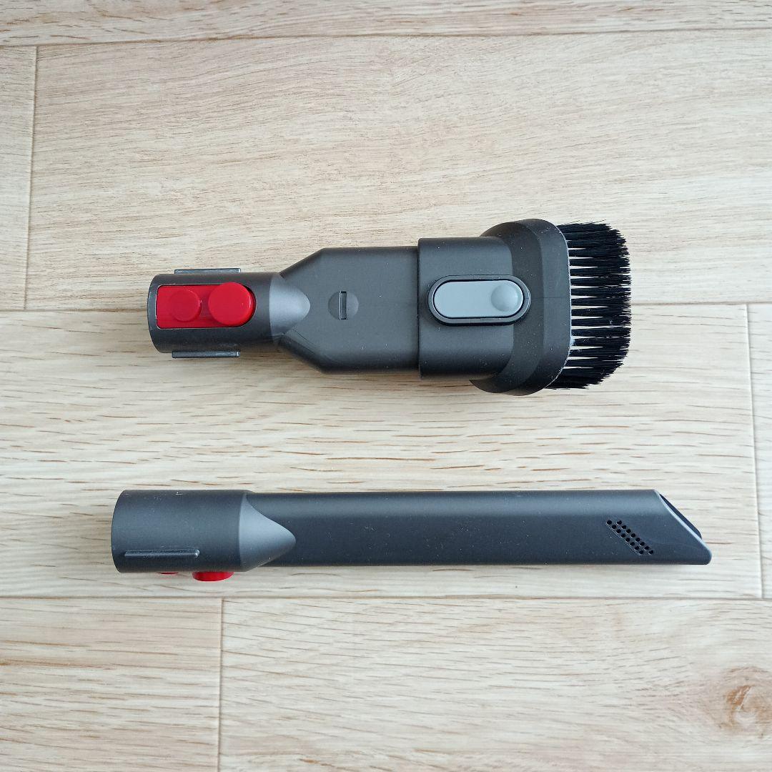 ダイソン 掃除機　スティックタイプ　充電器　替ヘッド付　送料込