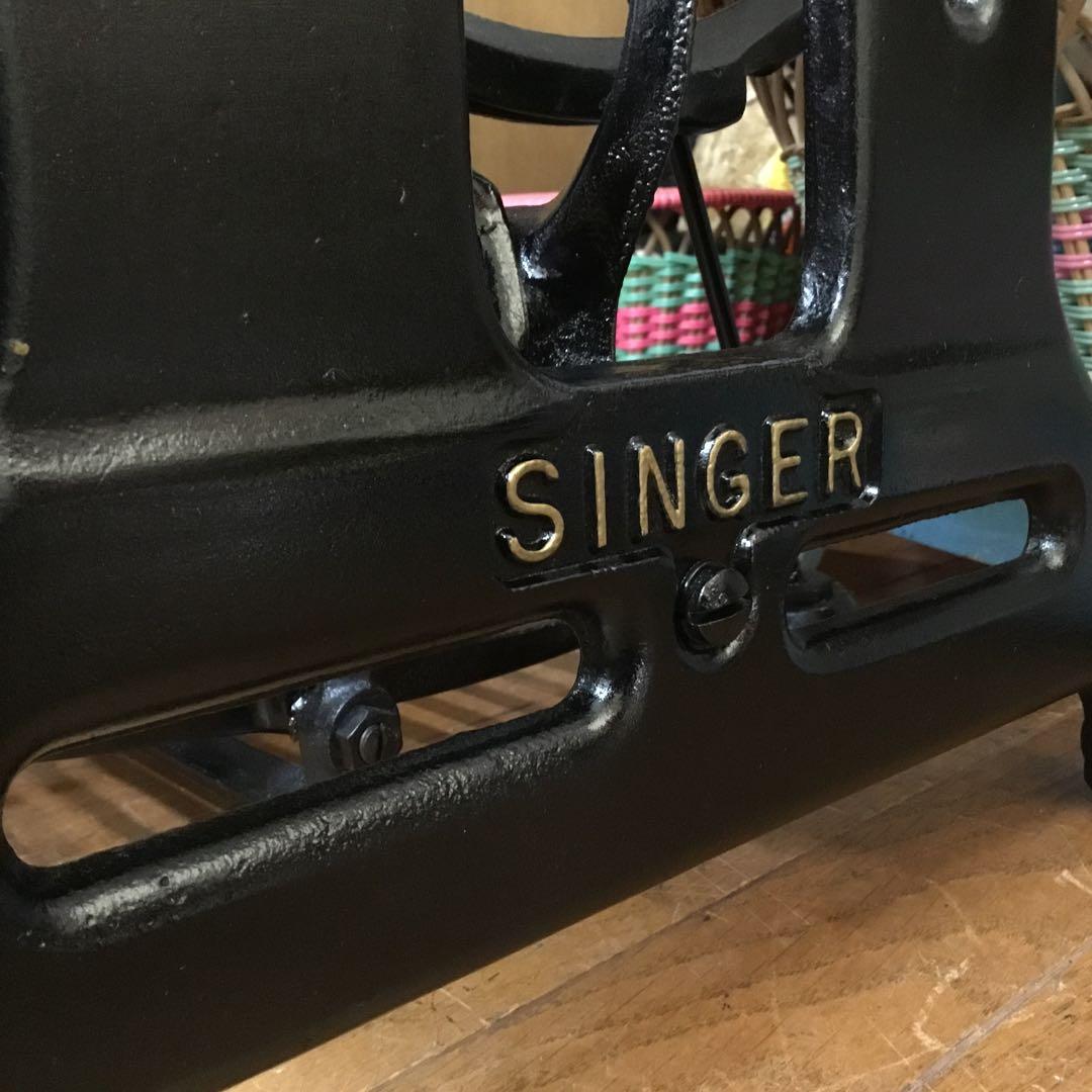 ※アンティーク※ SINGERシンガー足踏みミシン脚のテーブル　アイアン