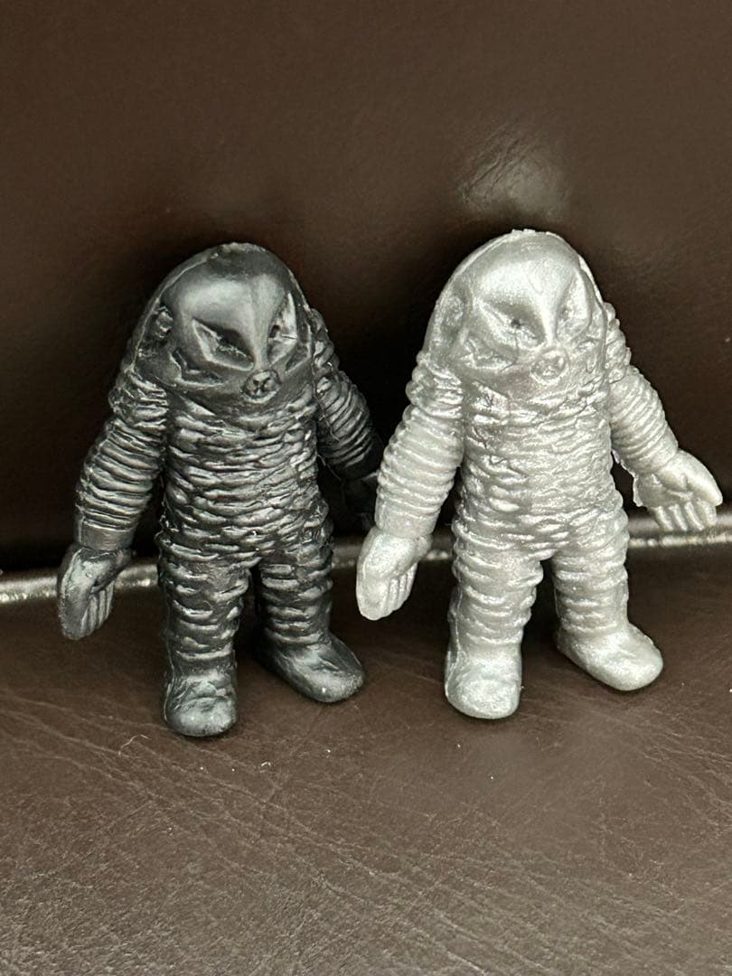 ウルトラマン怪獣消しゴム　 ザラブ星人　大　黒シルバー　2体セット