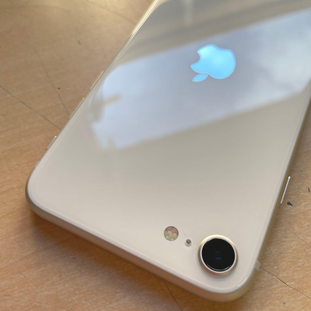 ともろー　iPhone SE 第3世代　スターライト　64GB 超美品