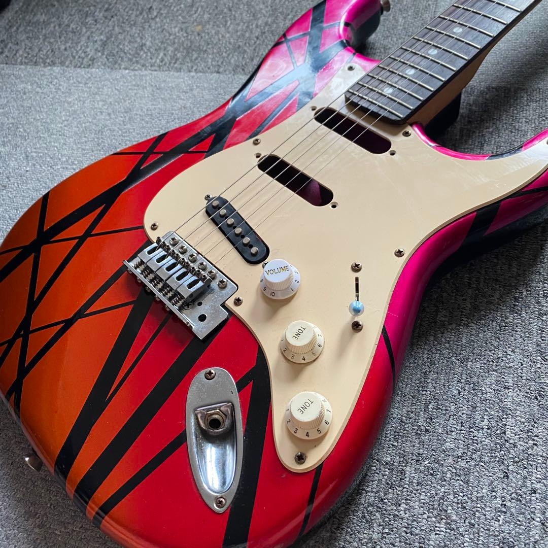 メタリックレッド ストラトキャスター EVHタイプ ノーブランド F社ロゴ付き