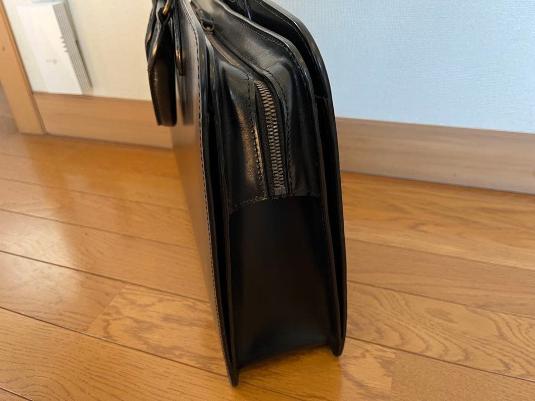 土屋鞄マグナス　ファスナー　ブリーフ