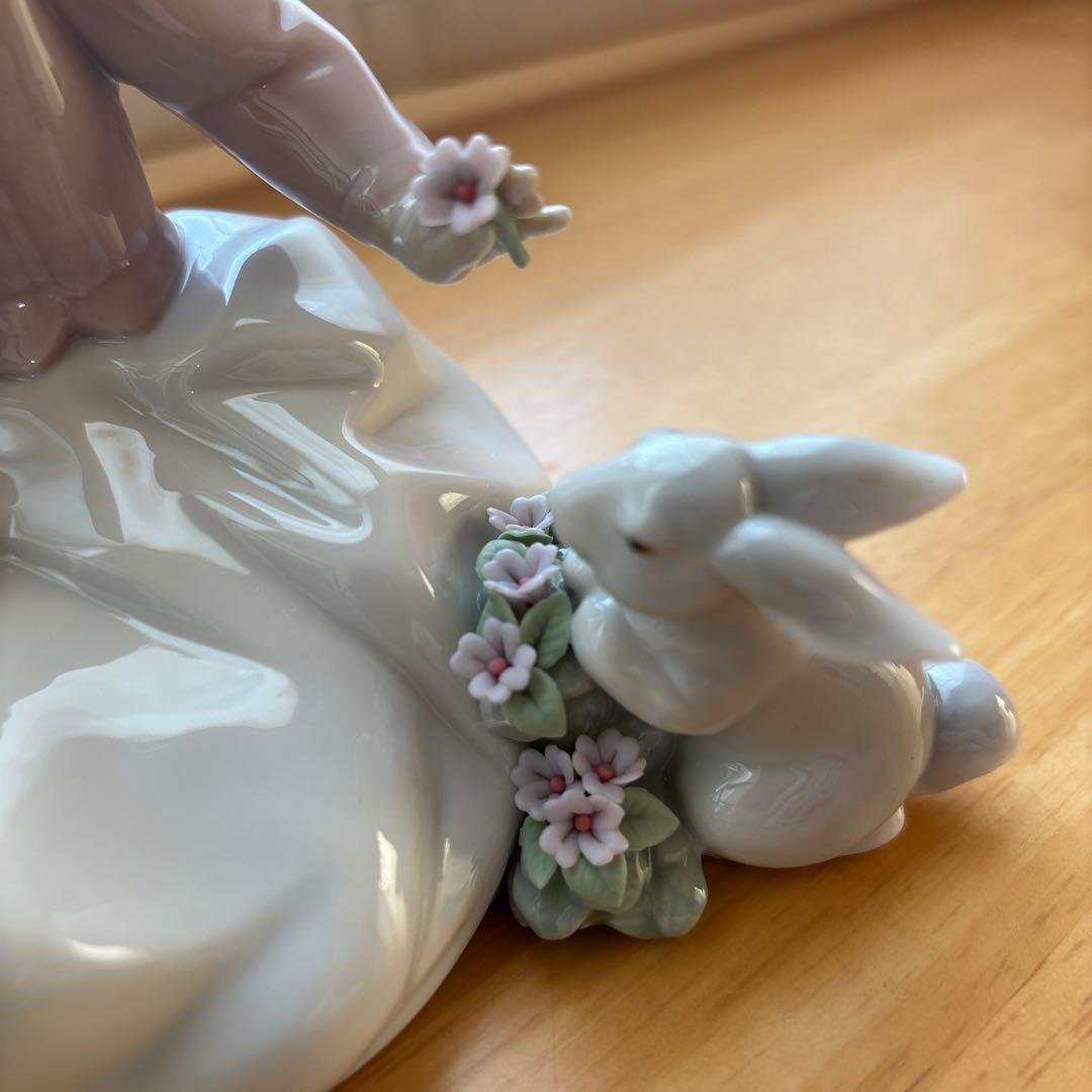 ゆ*あ様 リヤドロ　少女とウサギの陶器像