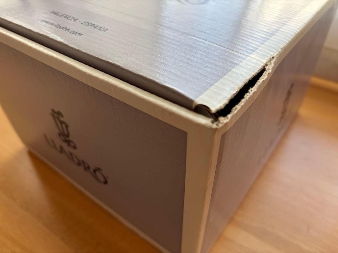 ゆ*あ様 リヤドロ　少女とウサギの陶器像