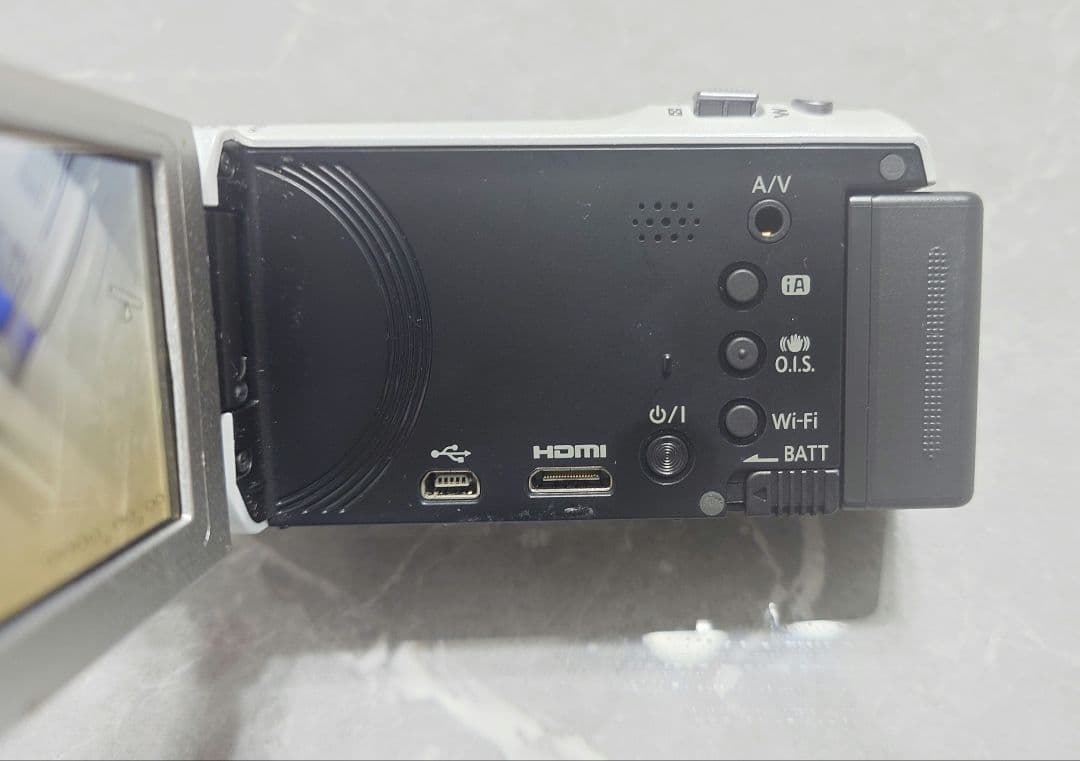 Panasonic デジタルハイジョンビデオカメラ HC-V520M ホワイト