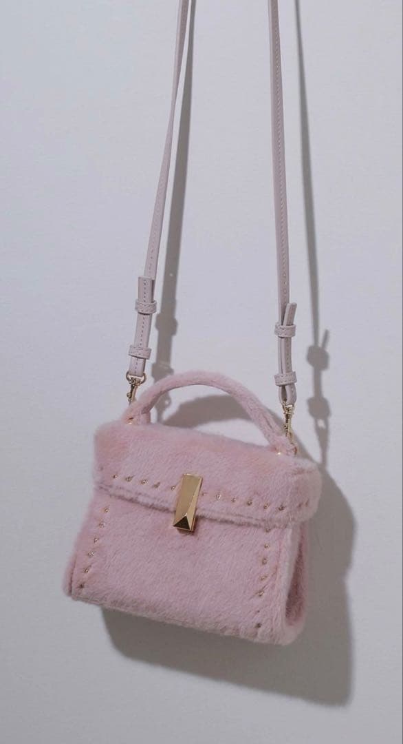 【新品】CELFORD ビジュースタッズファーポシェット ピンク セルフォード