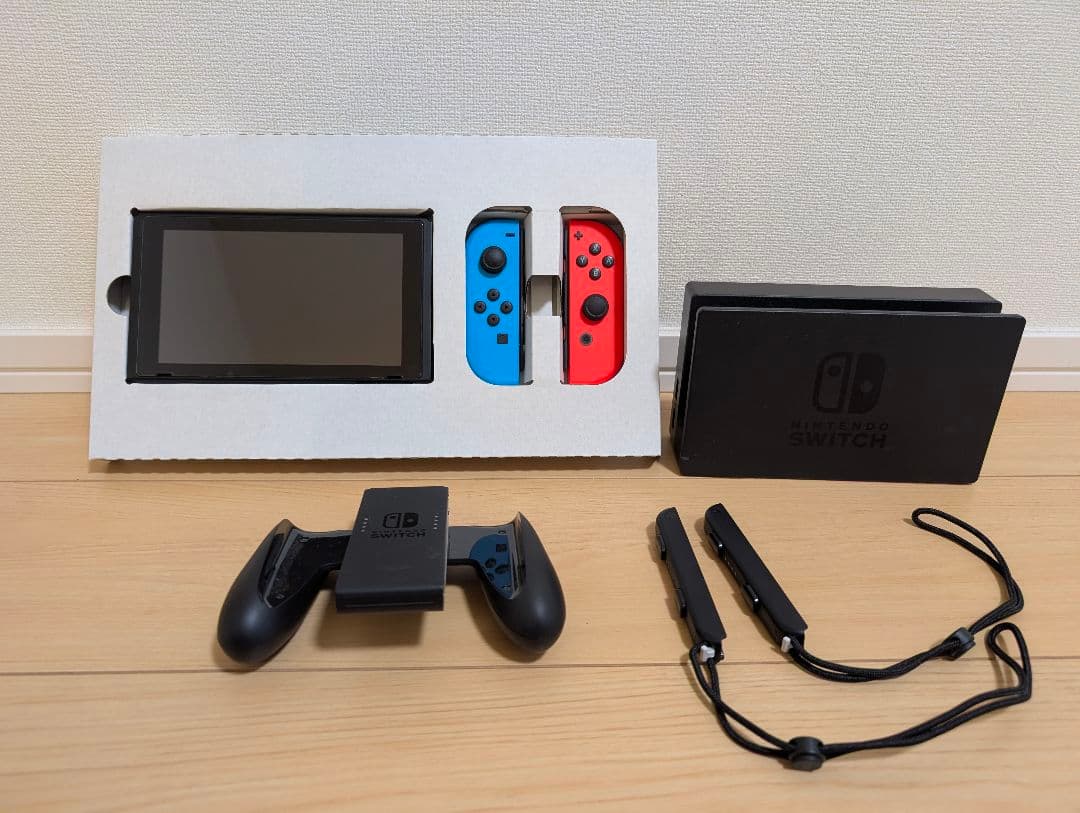 Nintendo Switch 本体 青/赤 ジョイコン