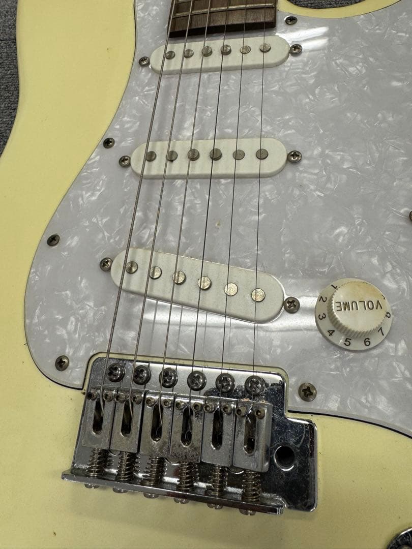 Mavis ストラトタイプ エレキギター ホワイト メープル