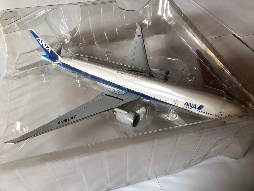 全日空商事　1/200 ANA B777-300ER旧塗装