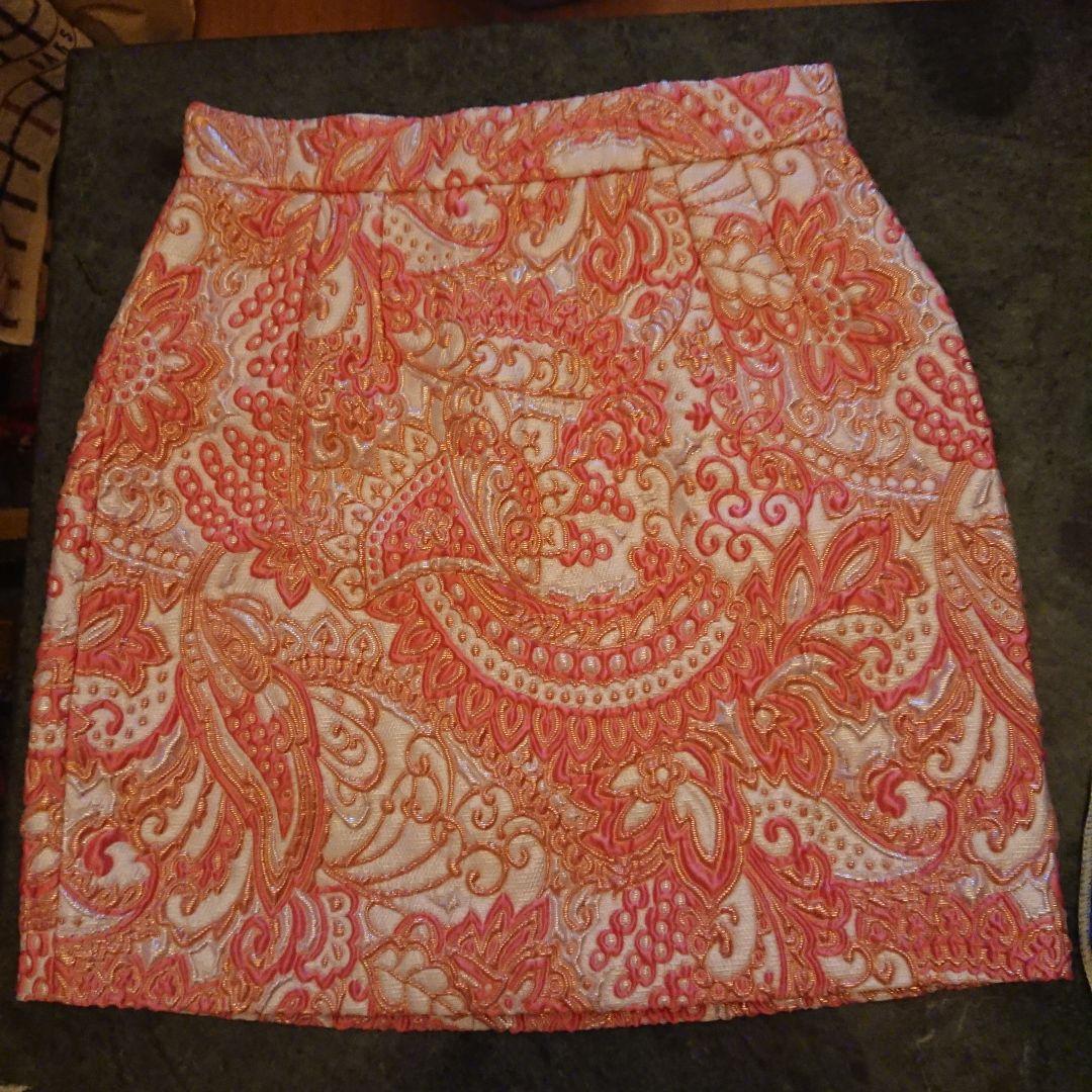 ＼新品未使用／ ドルチェアンドガッパーナ ペイズリーラメ刺繍 スカート