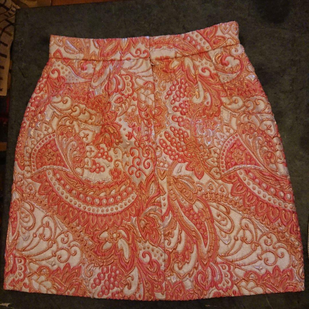 ＼新品未使用／ ドルチェアンドガッパーナ ペイズリーラメ刺繍 スカート