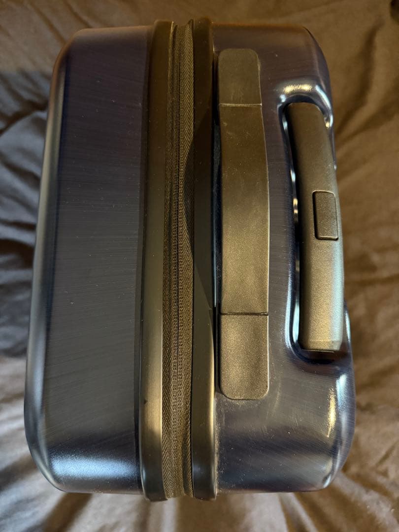 新品　未使用　アルマーニ　スーツケース