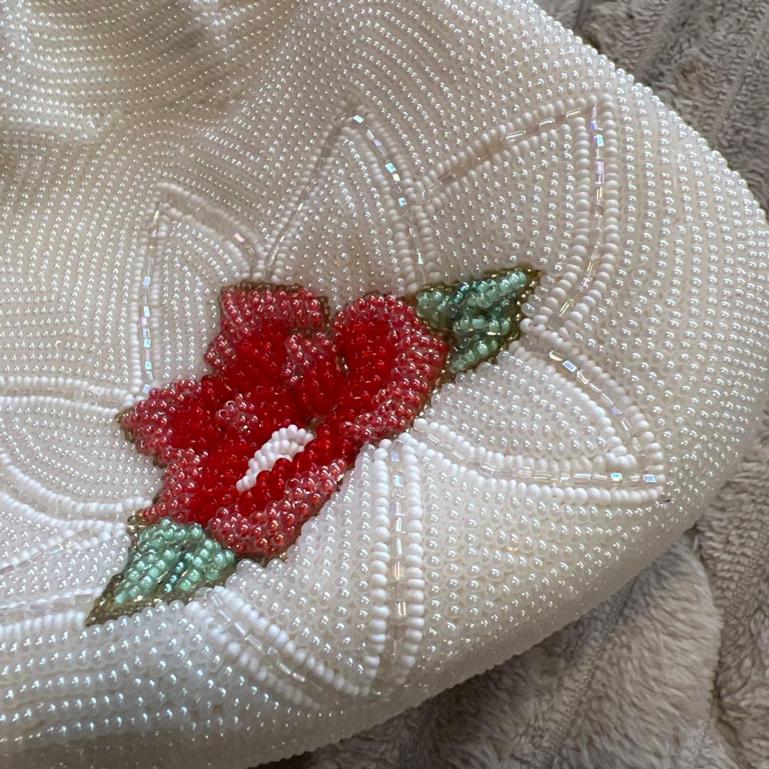 和装バッグ　総ビーズ刺繍花のホワイトクラッチバッグ