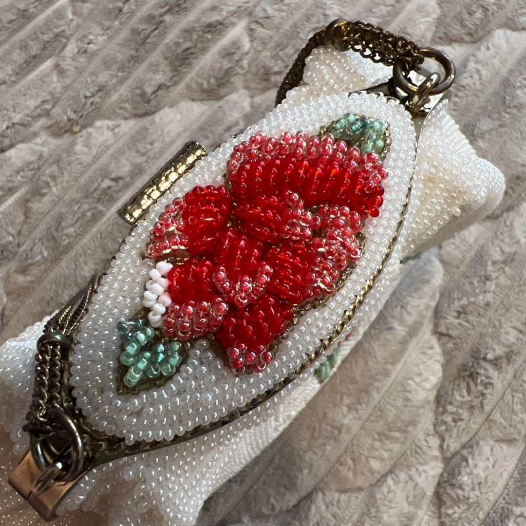 和装バッグ　総ビーズ刺繍花のホワイトクラッチバッグ