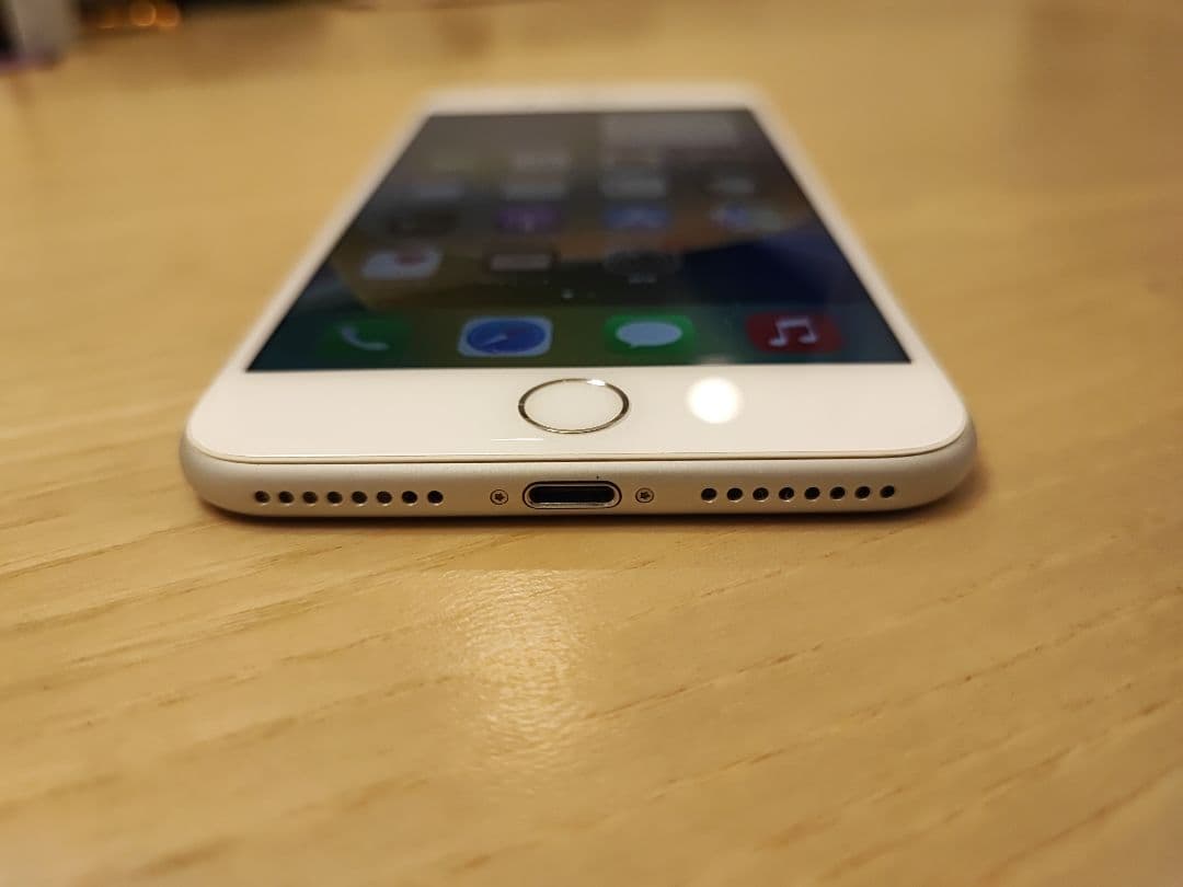 【美品】iPhone8plus ホワイト 64G SIMフリー