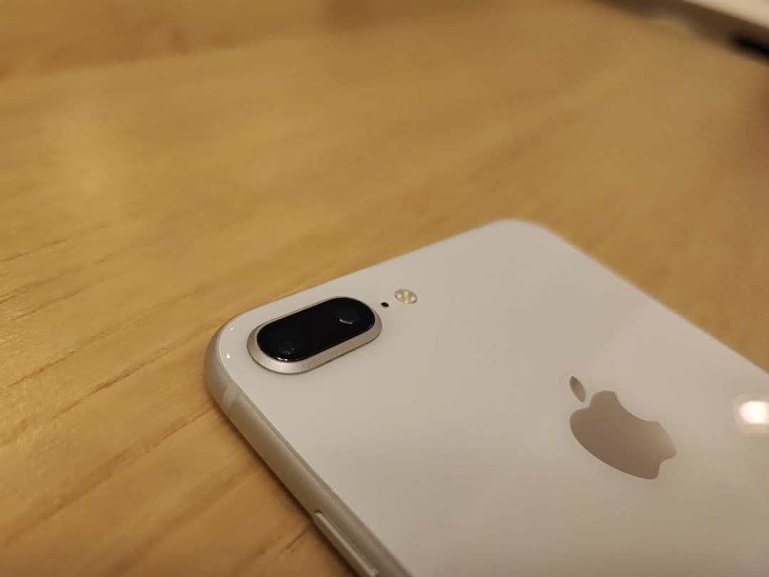 【美品】iPhone8plus ホワイト 64G SIMフリー