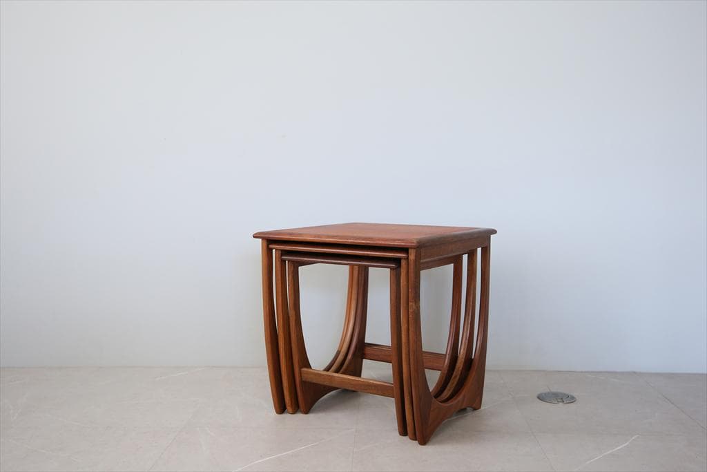 英国アンティークG-PLANジープランネストテーブル3台/収納式机(89-1)