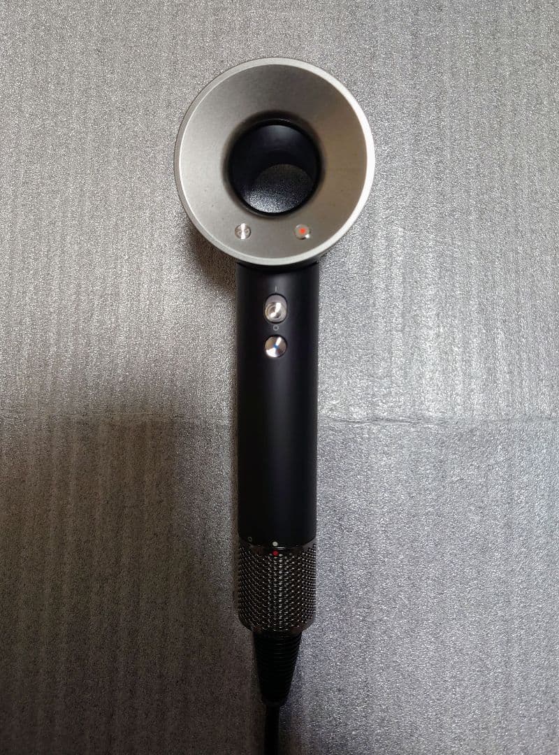 美品 最新25年製 Dyson hd08 Supersonic ionic