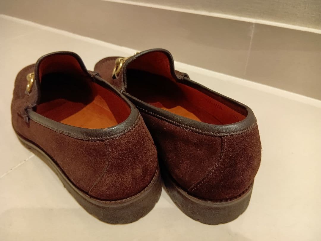 GUCCI ブラウン スエード ローファー