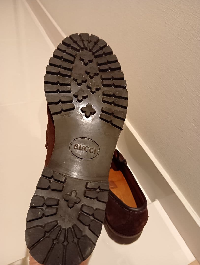 GUCCI ブラウン スエード ローファー